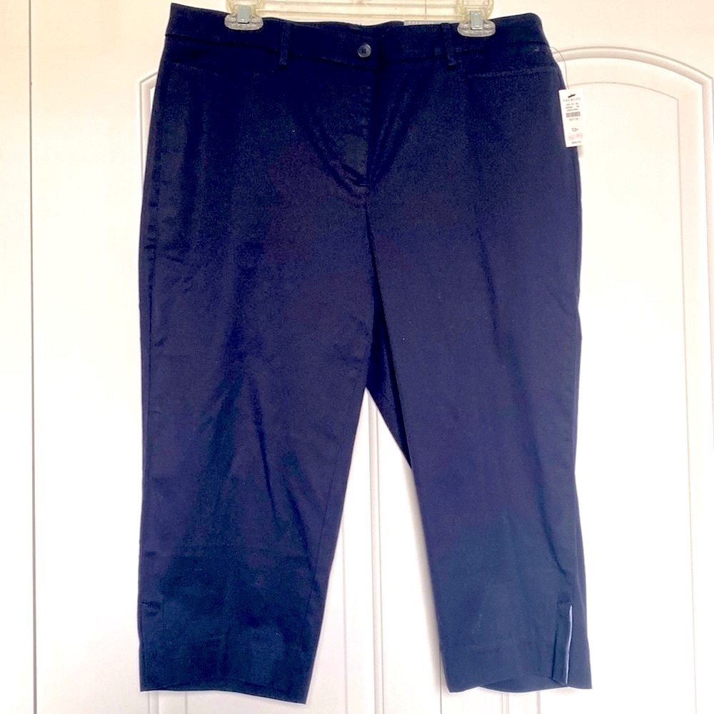 Talbots navy blue pedal pusher length